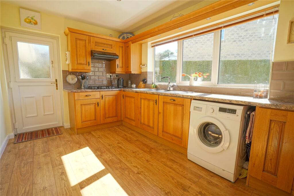 4 bedroom detached house for sale in Doctor Lane, Harthill, Sheffield