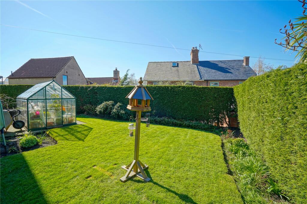 4 bedroom detached house for sale in Doctor Lane, Harthill, Sheffield