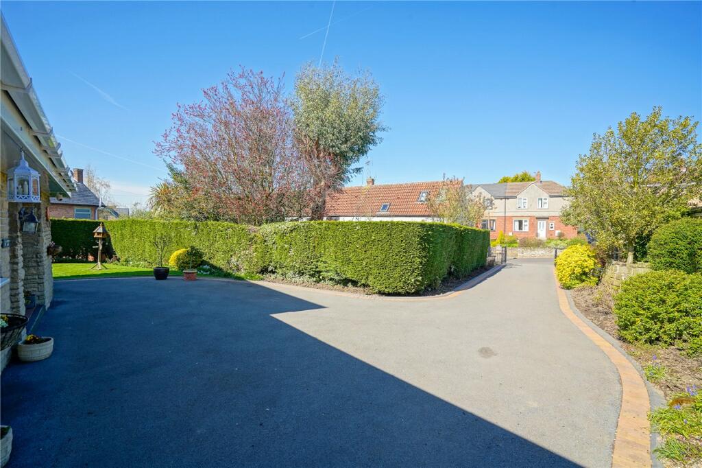 4 bedroom detached house for sale in Doctor Lane, Harthill, Sheffield