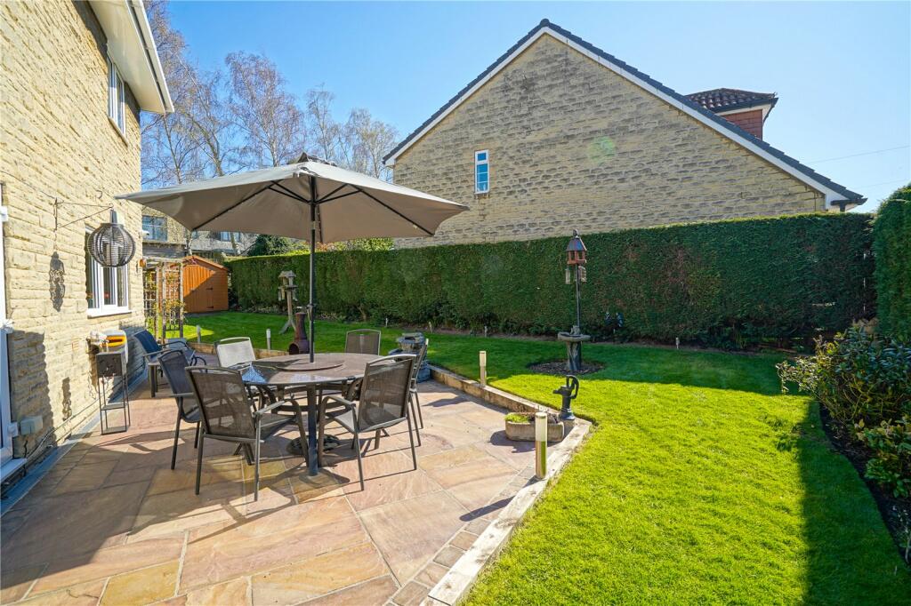 4 bedroom detached house for sale in Doctor Lane, Harthill, Sheffield