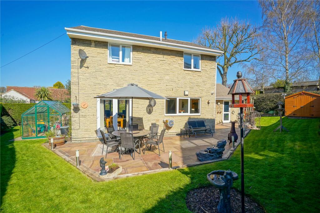 4 bedroom detached house for sale in Doctor Lane, Harthill, Sheffield
