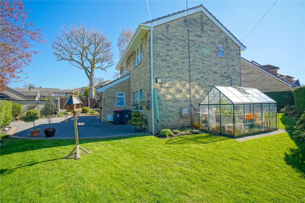 4 bedroom detached house for sale in Doctor Lane, Harthill, Sheffield