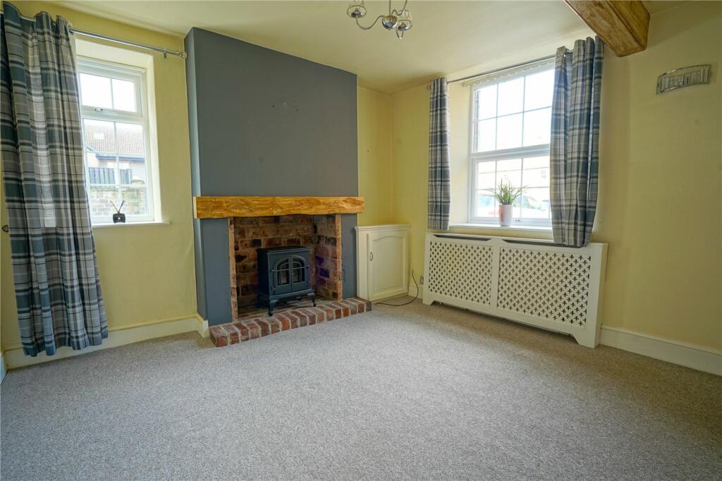 2 bedroom semidetached house for sale in Morthen Road, Wickersley