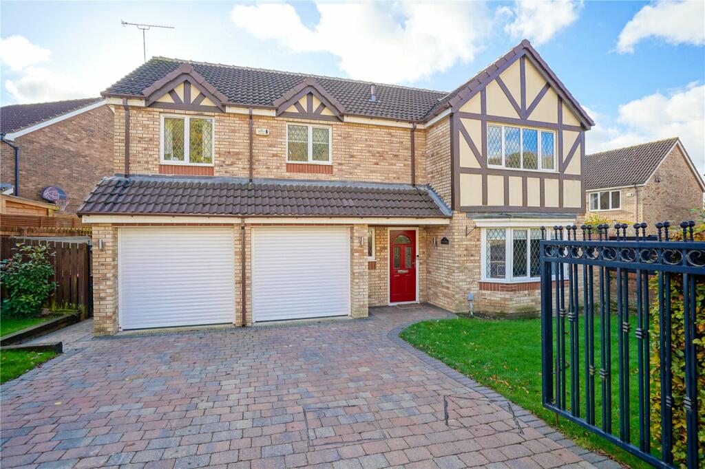 4 bedroom detached house for sale in The Dell, Sunnyside, Rotherham