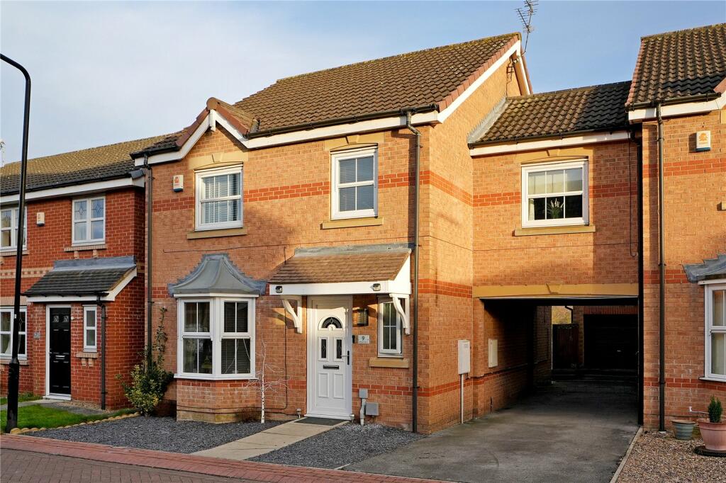 4 bedroom link detached house for sale in Malvern Drive, Woodlaithes