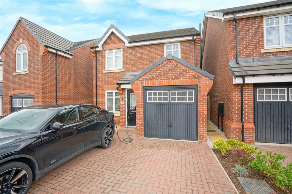 3 bedroom detached house for sale in Cutlers Walk, Wickersley