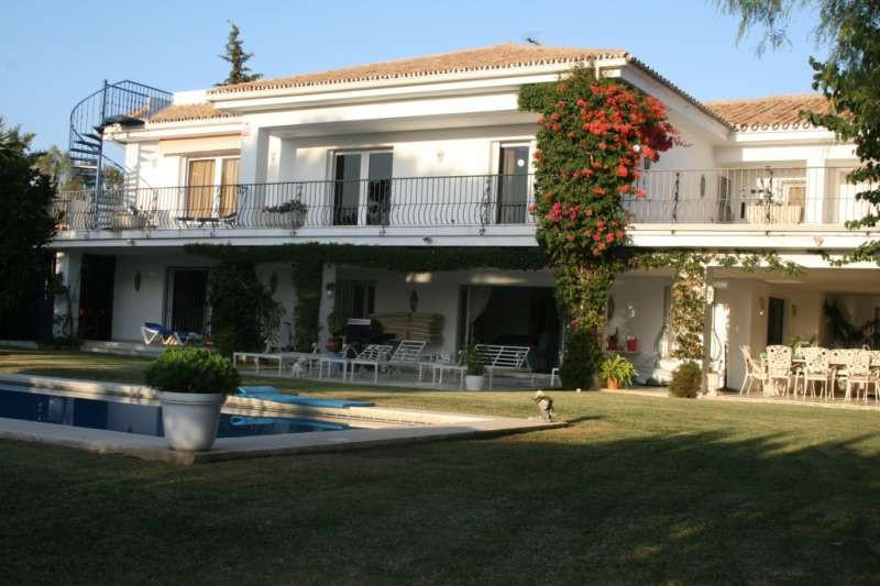5 bedroom villa for sale in Andalucia, Malaga, Estepona, Spain