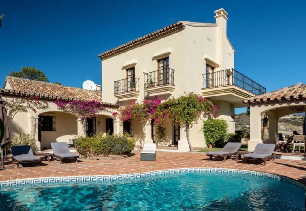 5 bedroom villa for sale in Andalucia, Malaga, Benahavis, Spain