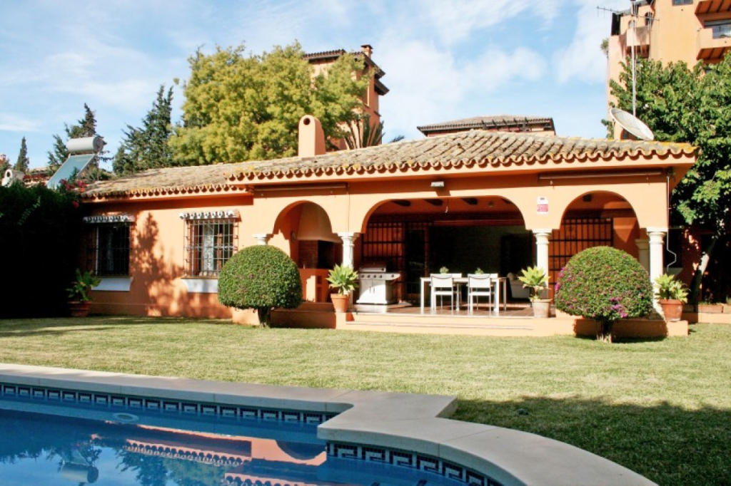 3 bedroom villa for sale in Andalucia, Malaga, Estepona, Spain