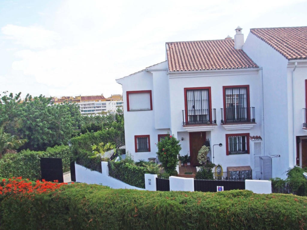4 bedroom town house for sale in Andalucia, Malaga, Marbella, Spain