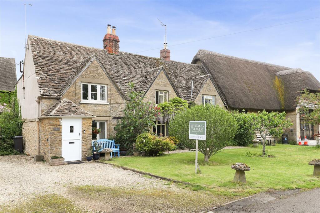 2 bedroom end of terrace house for sale in School Lane, South Cerney