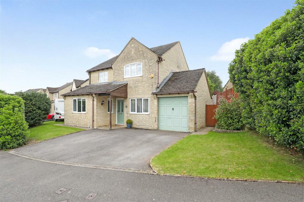 4 bedroom detached house for sale in Geralds Way, Chalford, Stroud, GL6