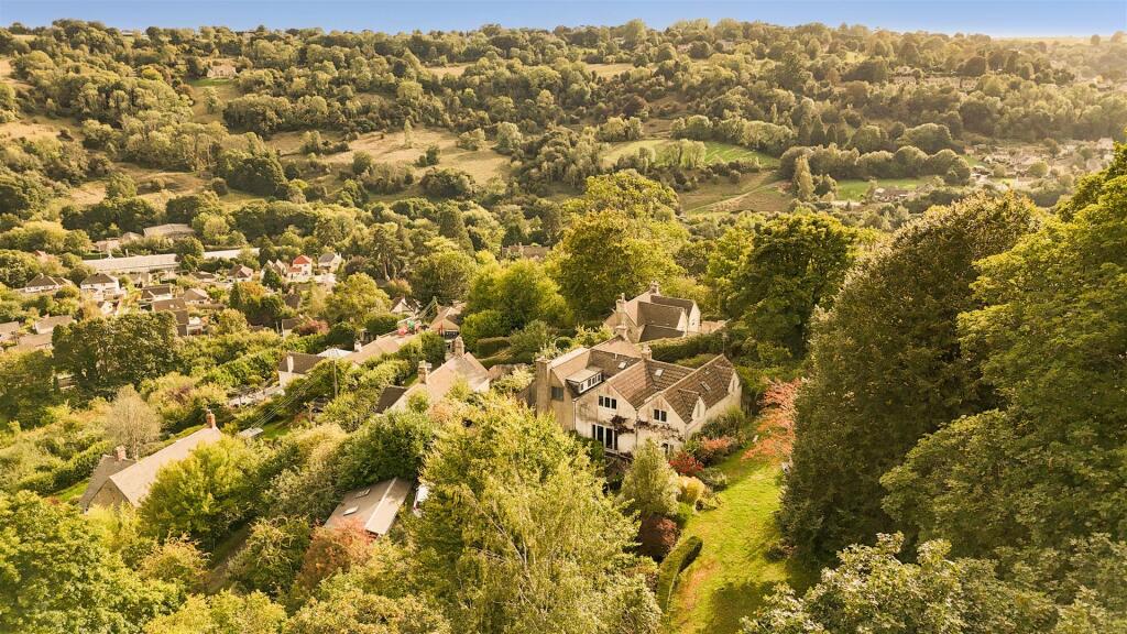 Main image of property: Quarhouse, Brimscombe