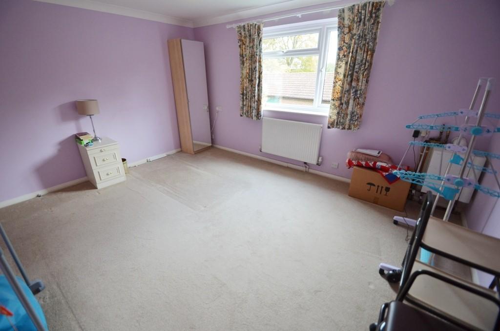 2 bedroom retirement property for sale in Heathside Court, Tadworth Street, Tadworth, Surrey, KT20