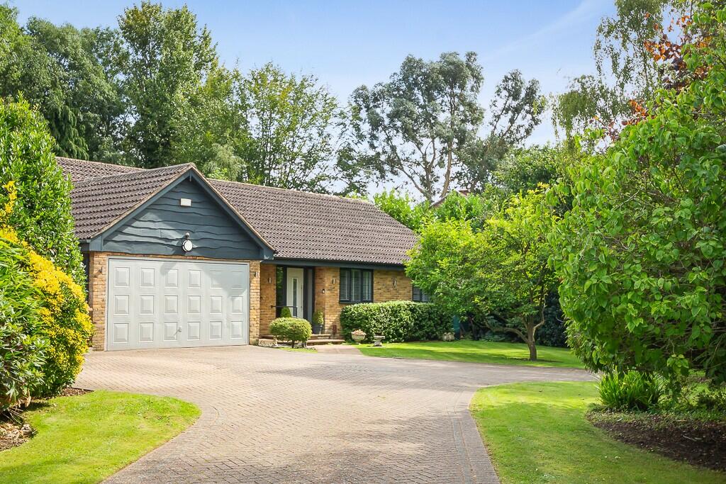 4 bedroom detached bungalow for sale in Shelvers Way, Tadworth, Surrey