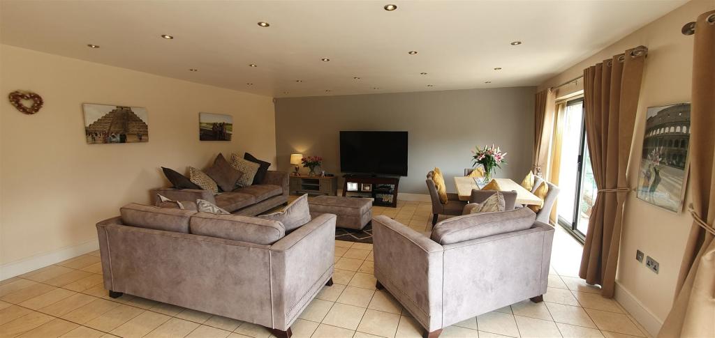 Additional property image - Hollybush Road, Cyncoed, Cardiff