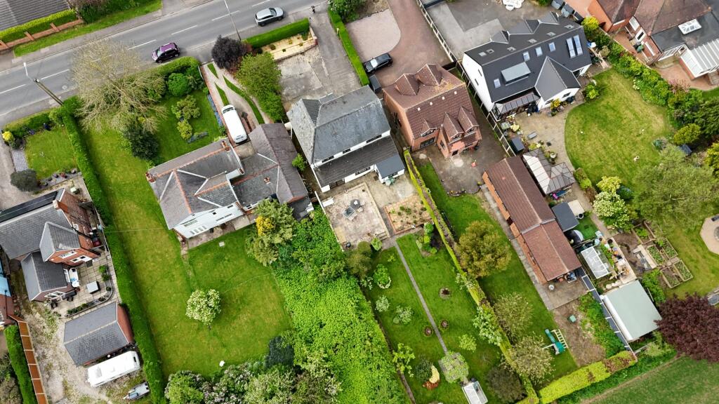 4 bedroom detached house for sale in Clowne Road, Barlborough, S43