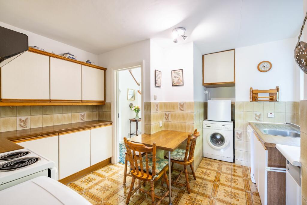 Additional property image - Woodside Close, Caterham, CR3