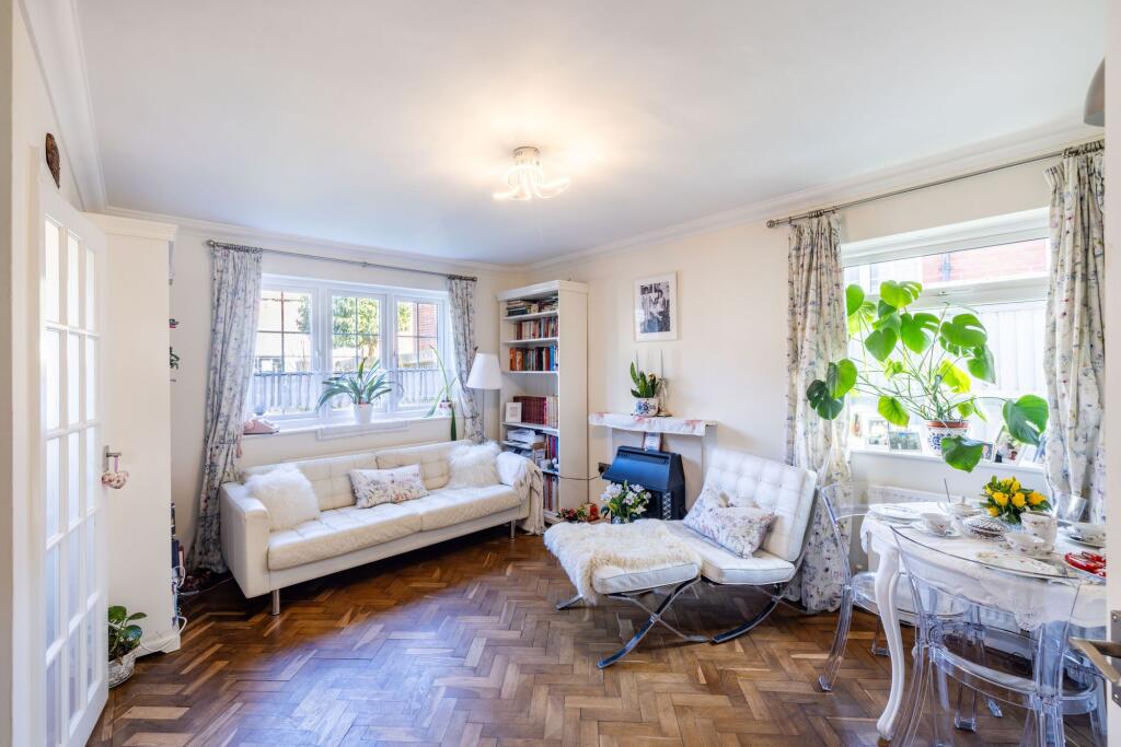 Main image of property: High Street, Lingfield, RH7