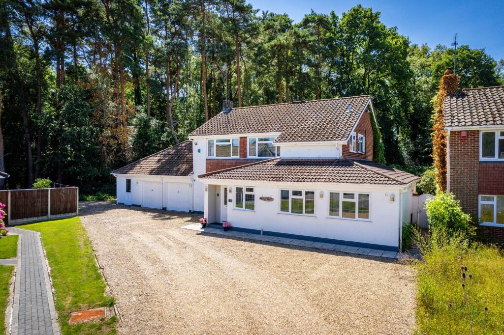 Main image of property: Knowle Drive, Copthorne, RH10