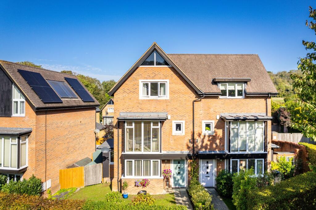Main image of property: Roundburrow Close, Warlingham, CR6