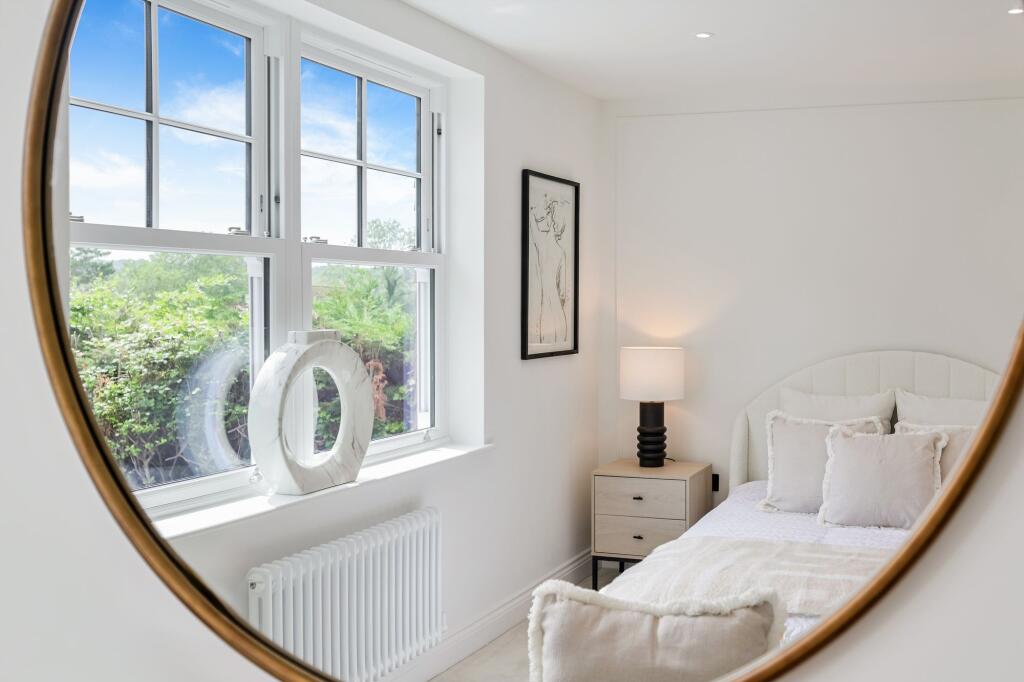 Main image of property: Hollymeoak Road, Coulsdon, CR5