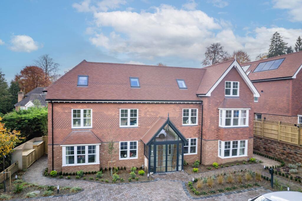 Main image of property: Hollymeoak Road, Coulsdon, CR5