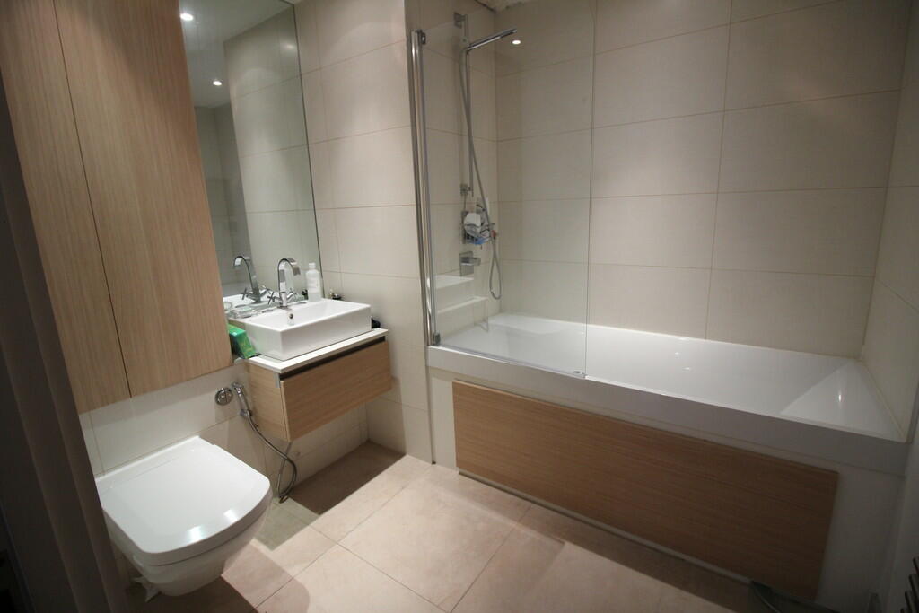 2 bedroom apartment for sale in Gunwharf Quays, Portsmouth, PO1