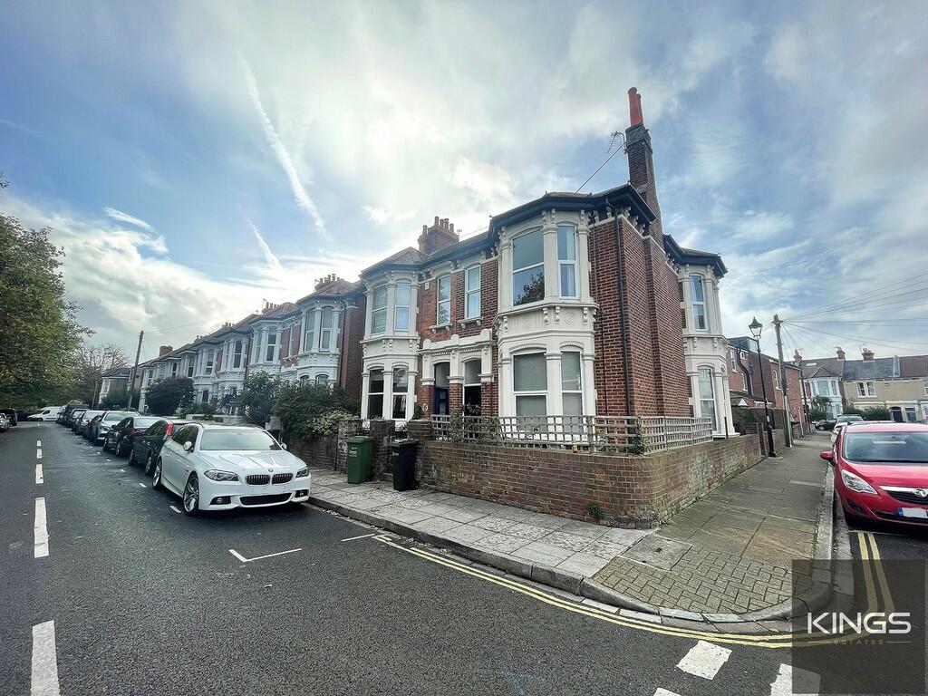 2 bedroom ground floor flat for rent in Shirley Road, Southsea, PO5