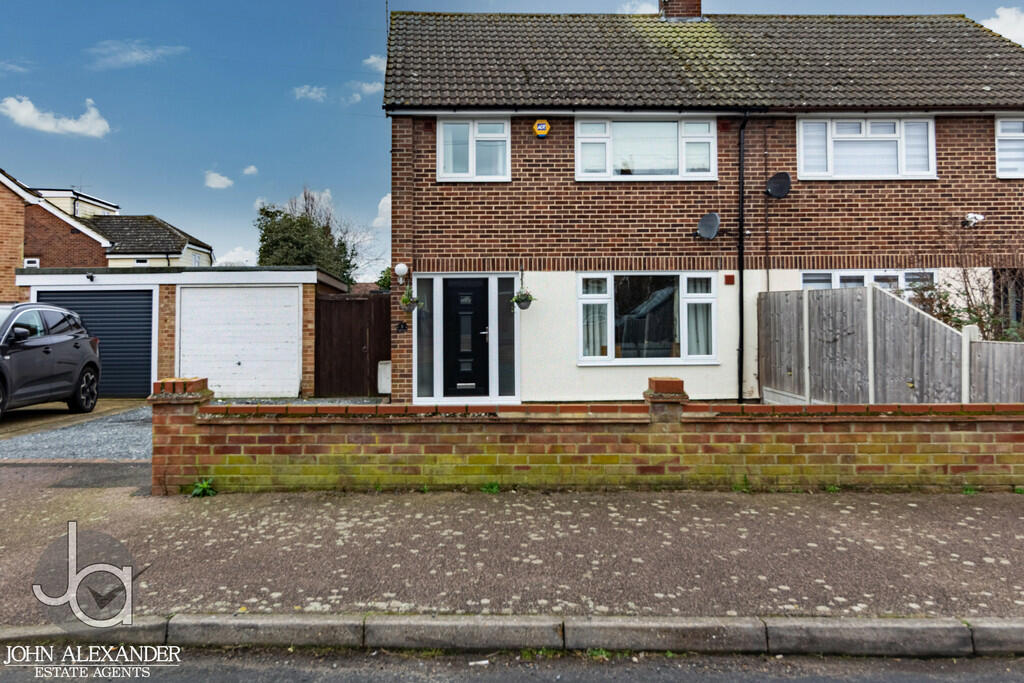 3 bedroom semidetached house for sale in Anchor Road, Tiptree, CO5