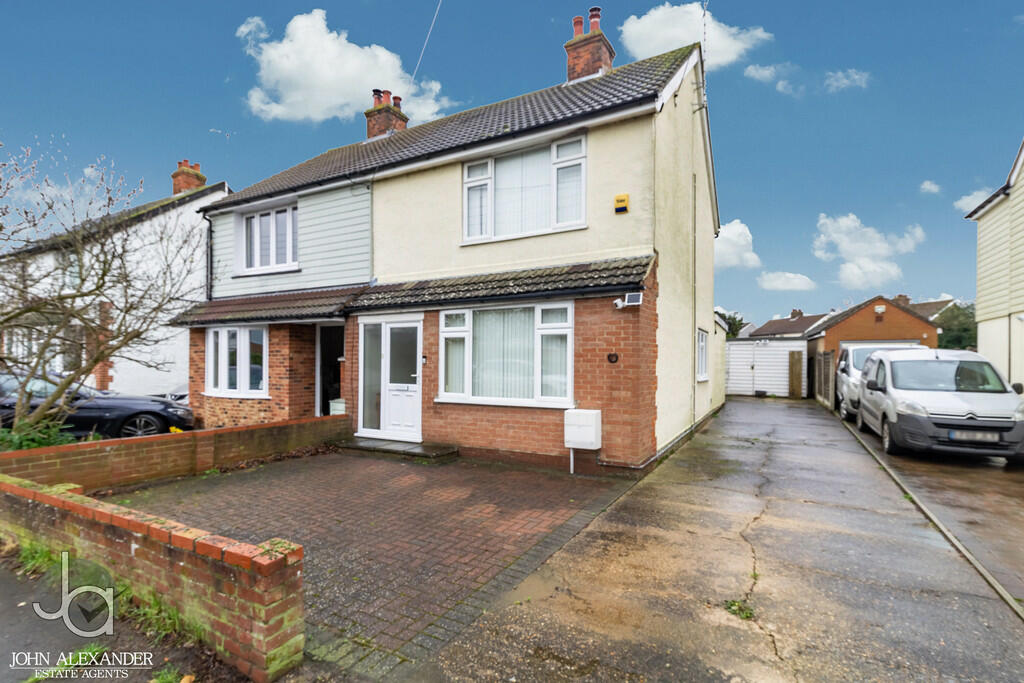 2 bedroom semidetached house for sale in Chapel Road, Tiptree, CO5