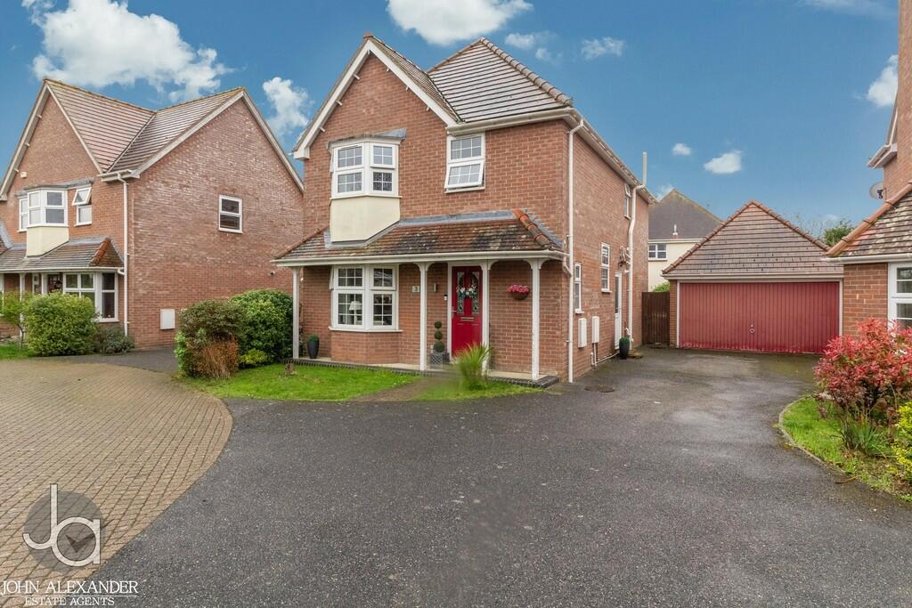 4 bedroom detached house for sale in Mill Close, Tiptree, CO5