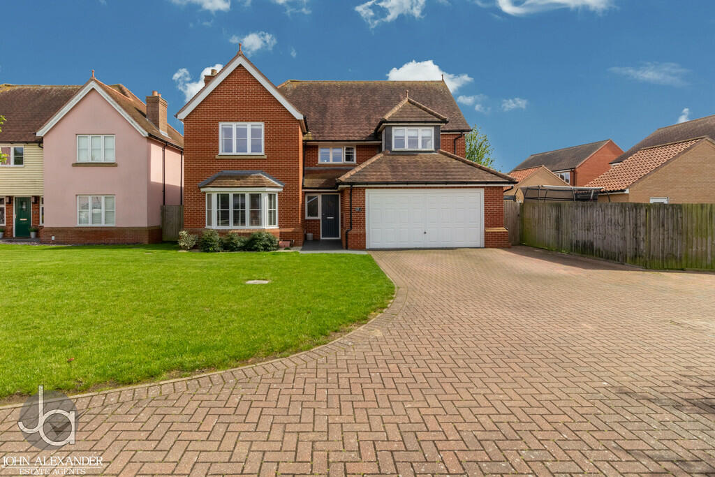 4 bedroom detached house for sale in Hering Drive, Heybridge, CM9