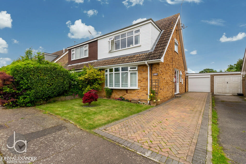 3 bedroom semidetached house for sale in Birchwood Way, Tiptree, CO5