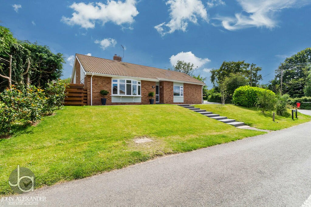 3 bedroom detached bungalow for sale in Strawberry Lane, Tiptree, CO5