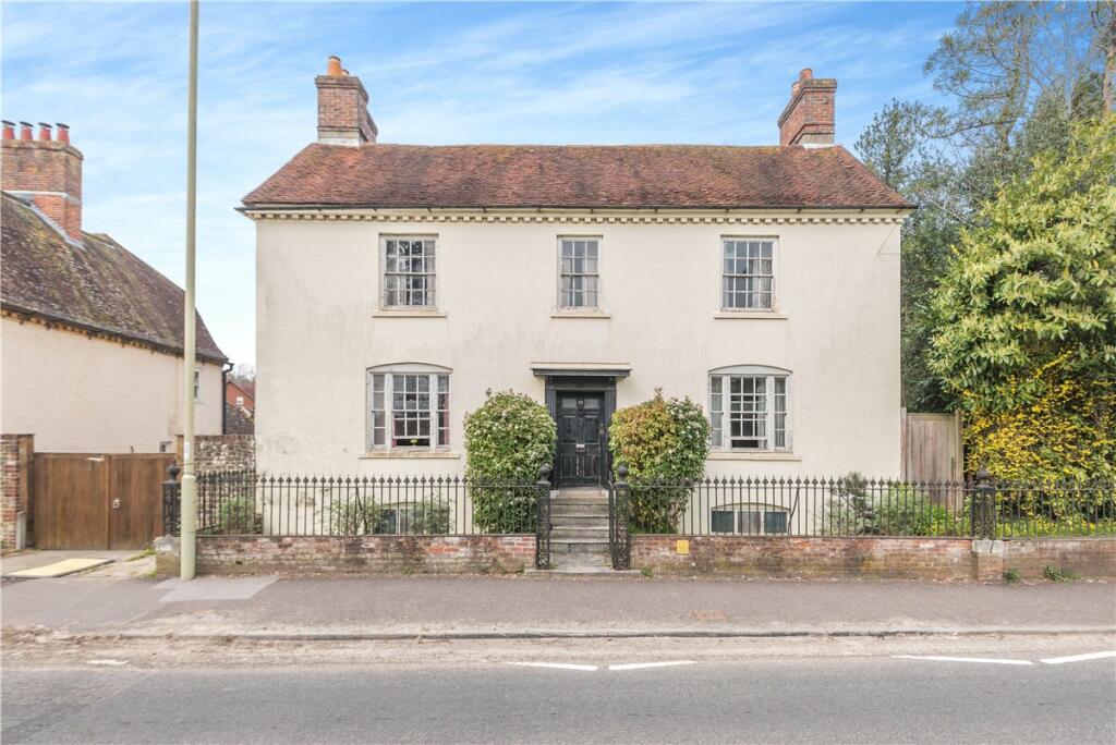 4 bedroom detached house for sale in Station Road, Petersfield