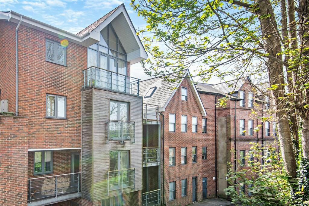 2 bedroom apartment for sale in Chilcomb Place, Highcliffe Road, Winchester, Hampshire, SO23