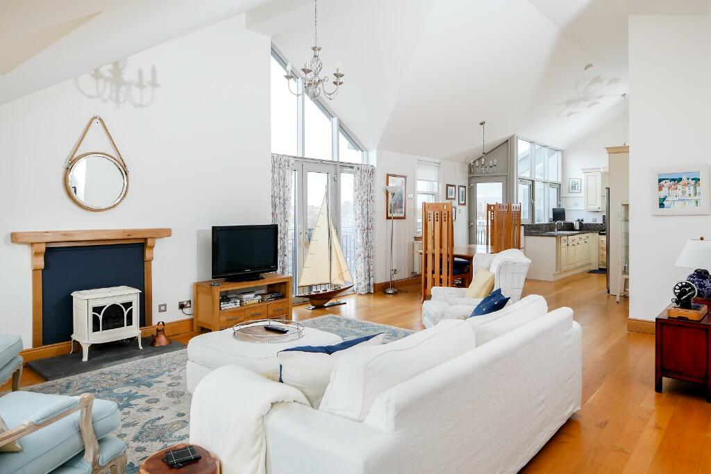 Main image of property: 90 Great George Street, Glasgow, G12