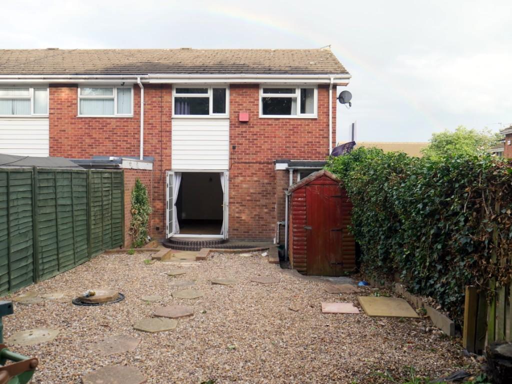 3 bedroom end of terrace house for rent in Queens Drive, Enderby