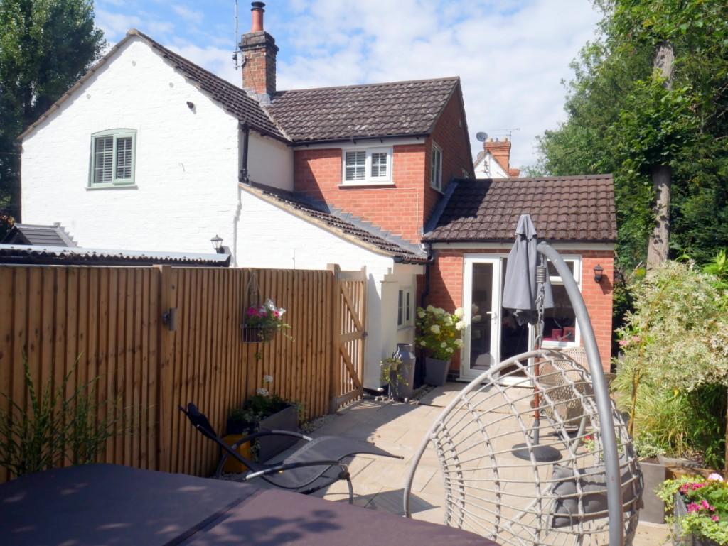 2 bedroom cottage for rent in London Road, Great Glen, Leicestershire