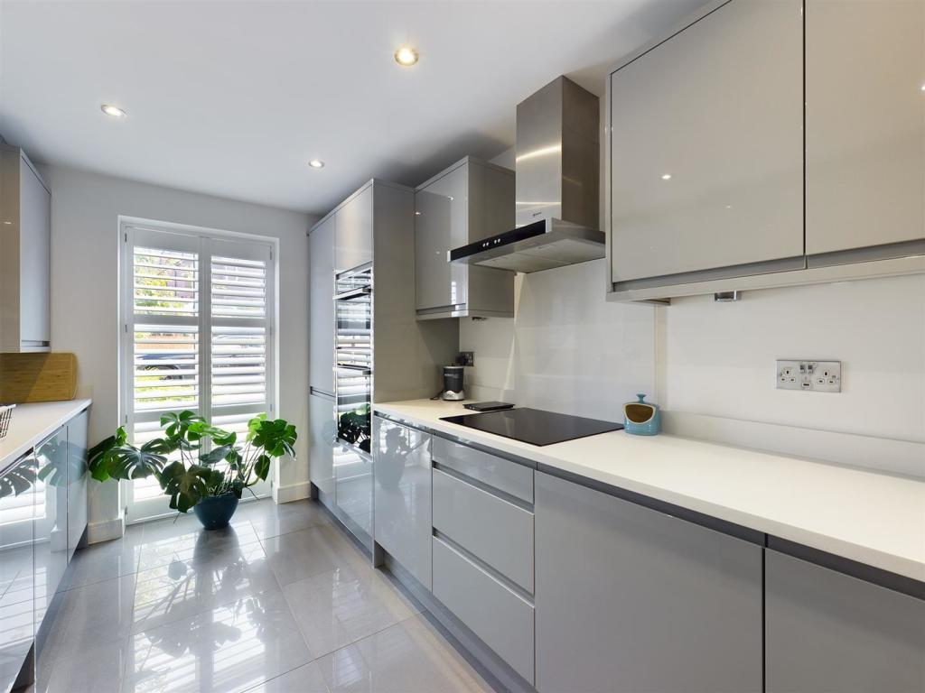 4 Bedroom Town House For Rent In Queen Mary Court Off Duffield Road Derby De22