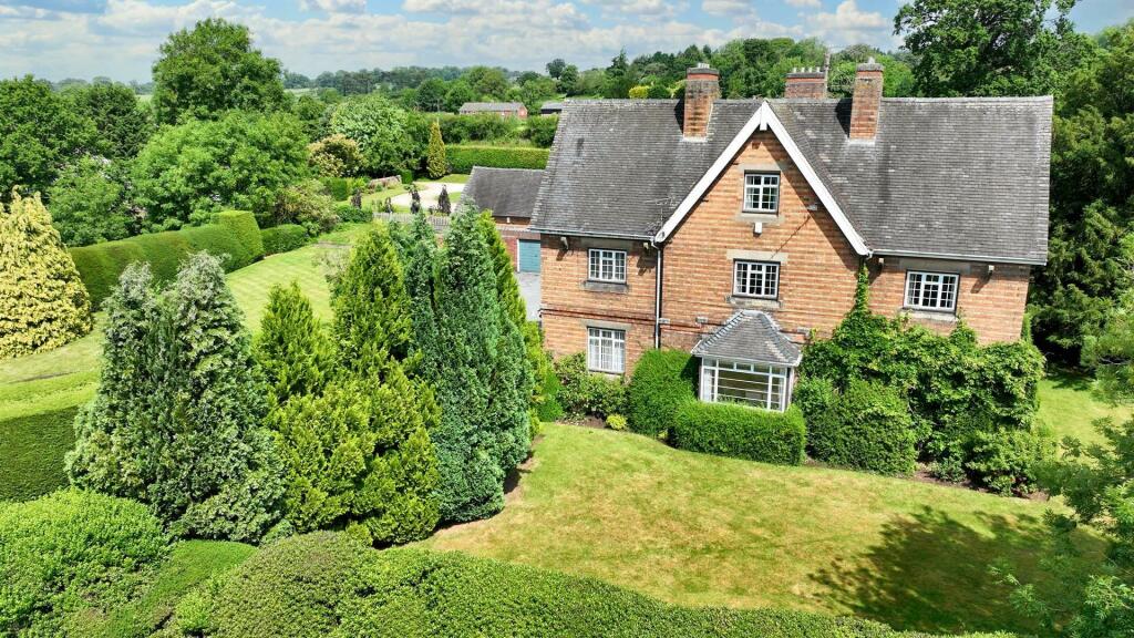 6 bedroom detached house for sale in The Old Vicarage, Quarndon, Derby