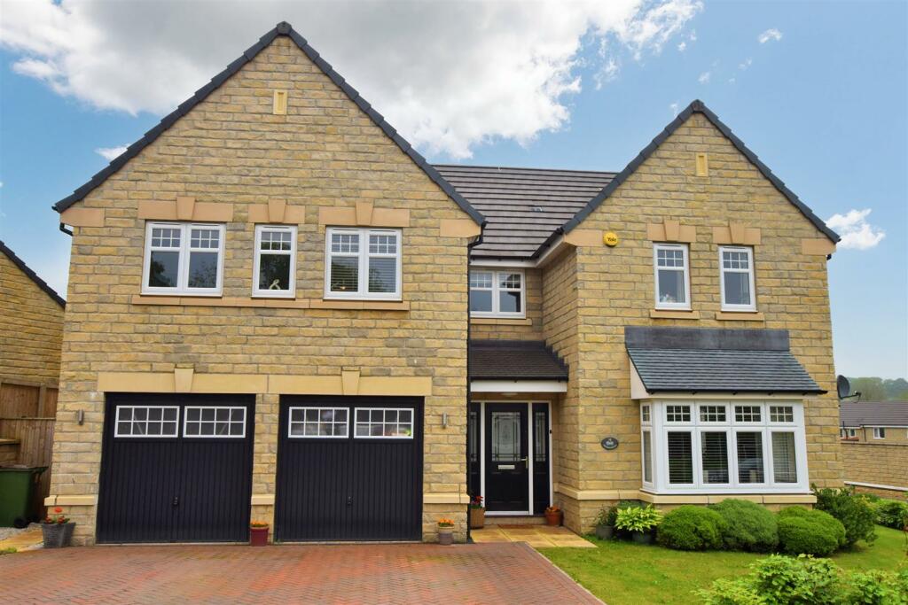 6 bedroom detached house for sale in Coalburn Crescent, Crich, Belper