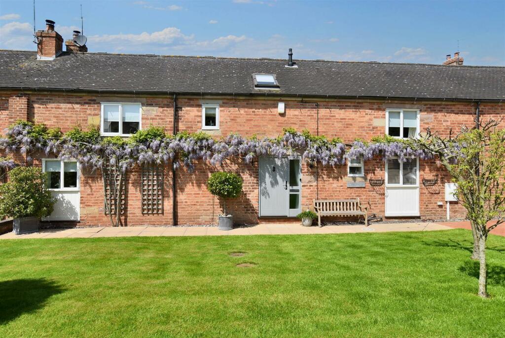 3 bedroom barn conversion for sale in Castlebridge, Woodfall Lane