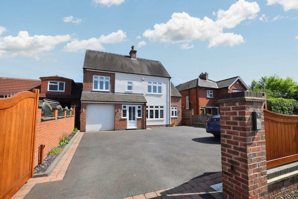 4 bedroom detached house for sale in Derby Road, Lower Kilburn, Belper