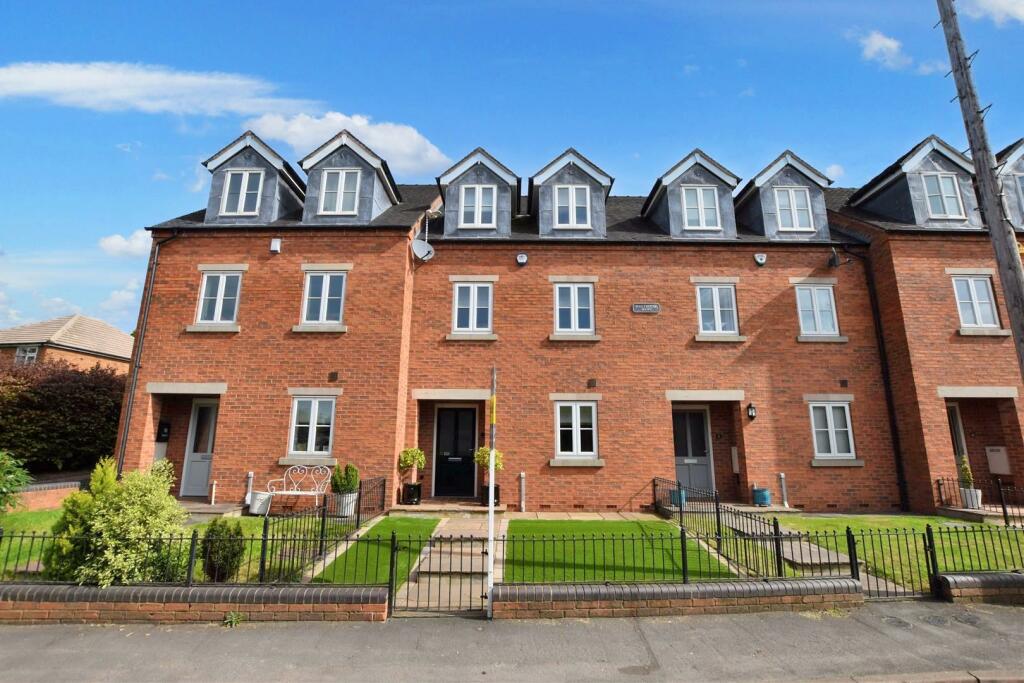 3 bedroom town house for sale in Malthouse Mews, Inns Lane, South