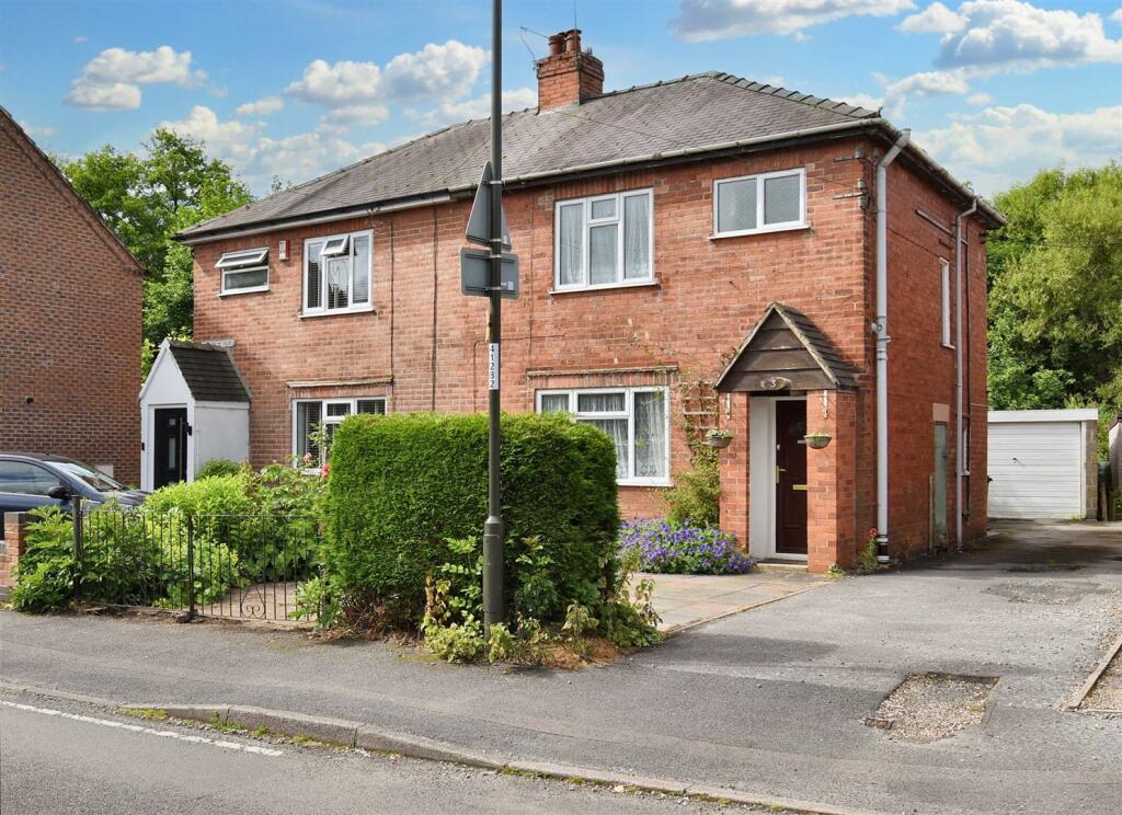 3 bedroom semidetached house for sale in Holloway Road, Duffield
