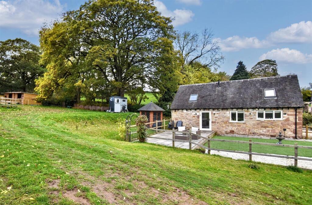 Main image of property: Farnah Gate Cottage, Farnah Green, Belper