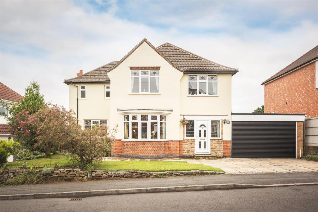 4 bedroom detached house for sale in Derwent Avenue, Allestree, Derby, DE22