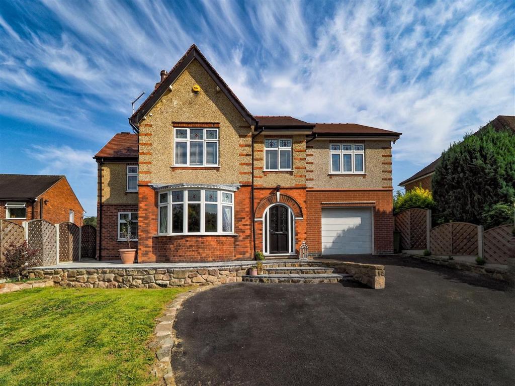 5 bedroom detached house for sale in Derby Road, Lower Kilburn, Belper